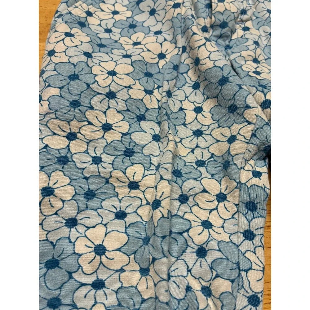 Vintage Oshkosh B’gosh Girls 2T Blue And White Floral Capri Pants